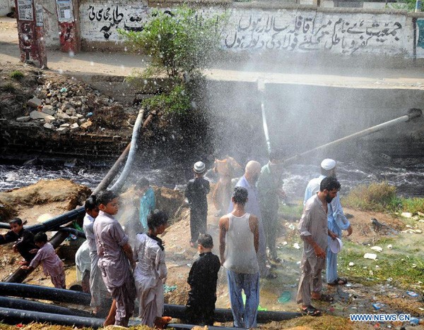 700 people reported dead in Pakistan heat wave - ảnh 1
